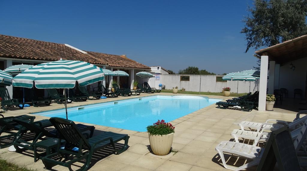 Auberge De La Fadaise Saintes-Maries-de-la-Mer Exterior photo