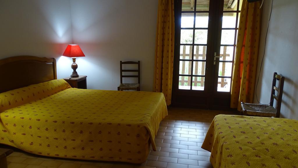 Auberge De La Fadaise Saintes-Maries-de-la-Mer Room photo
